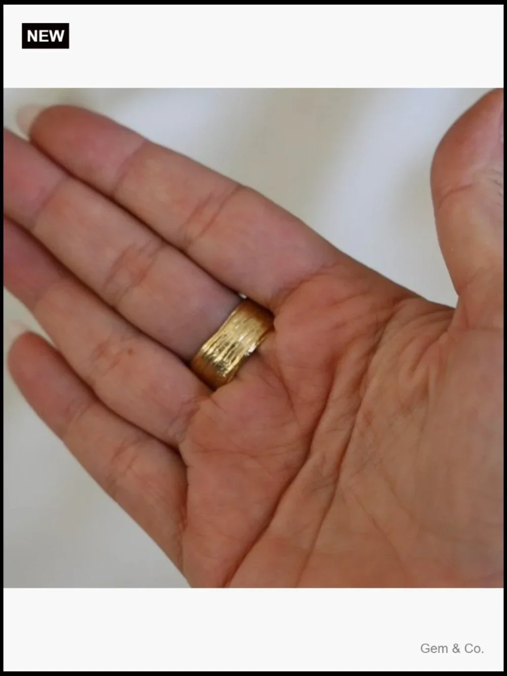 Vintage Textured Band Ring with 11.75 TCW Cubic Zirconia - 14K Gold Plated